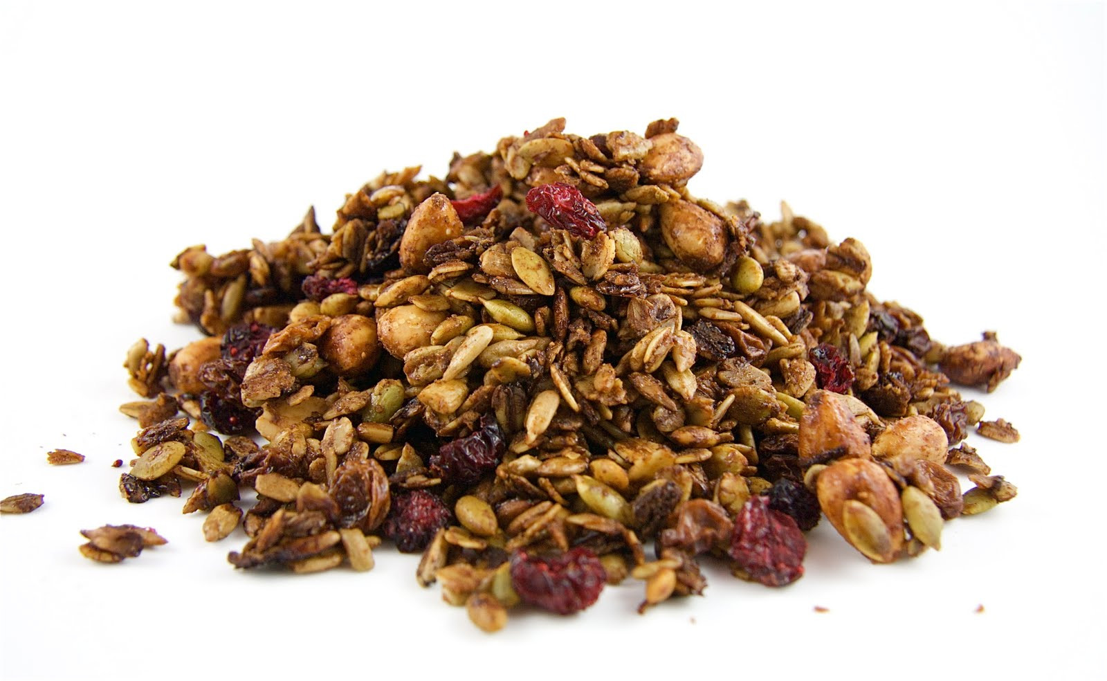 Granola mit Preiselbeeren und Aprikosen