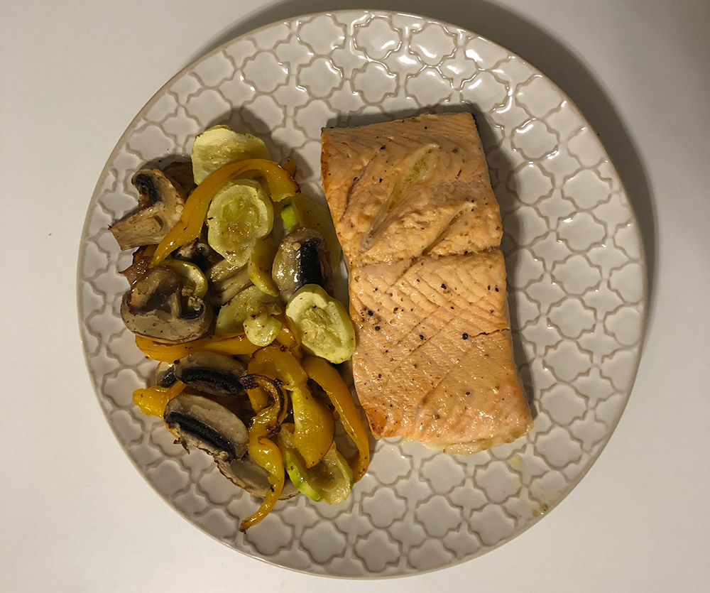 Lachs und Gemüße aus dem Ofen