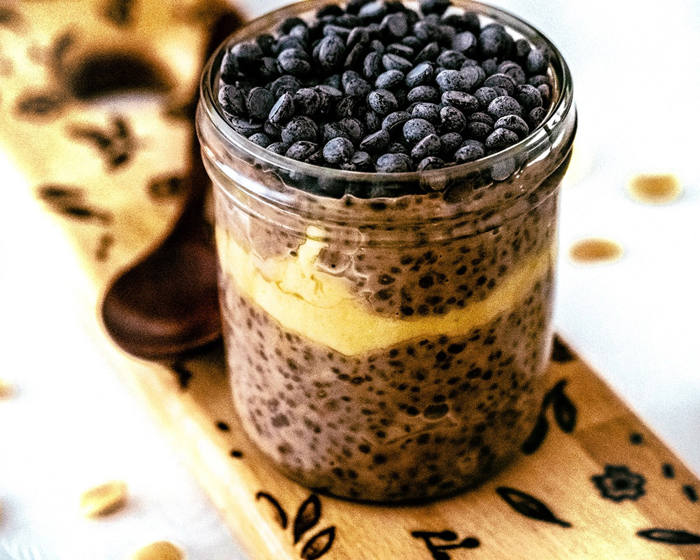 Pudding mit Chia Samen, Erdnussbutter und Kakao