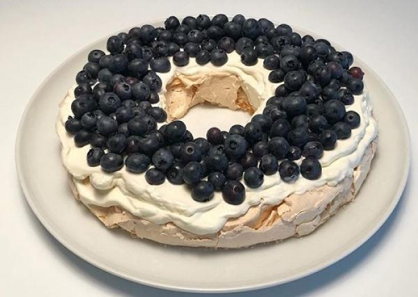 Torta Pavlova (brez glutena)