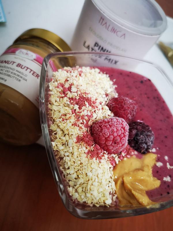 Gozdni sadeži smoothie bowl 