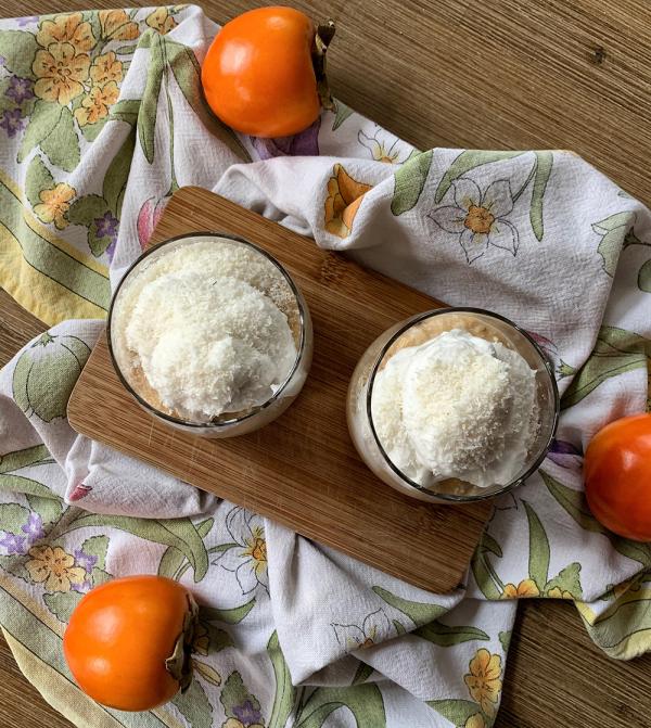 Kaki-Kokos Dessert aus dem Glas