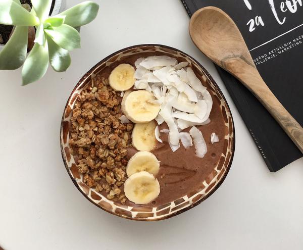 Schoko-Protein Smoothie Bowl