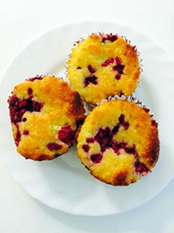 LCHF muffini z malinami