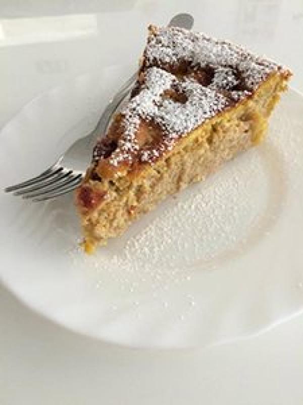 Pirina tortica s breskvama